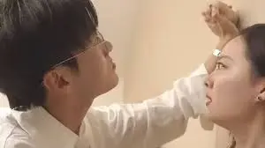 《逢迎》：短剧中的“反内卷”宣言？这届年轻人玩得太野了！